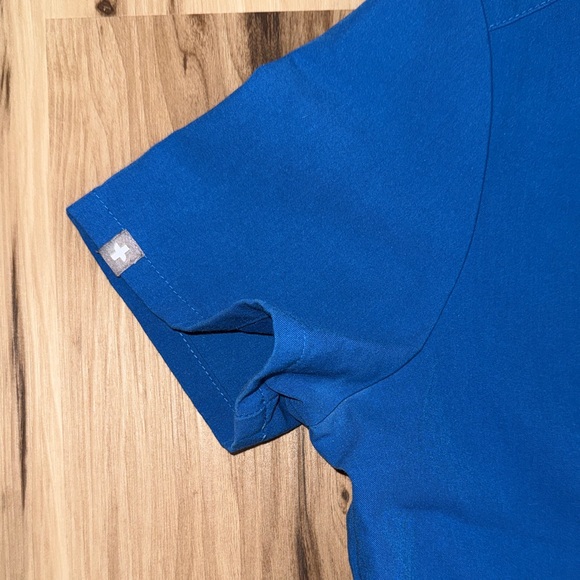 Women’s Figs Royal Blue Scrub Top - Picture 4 of 5